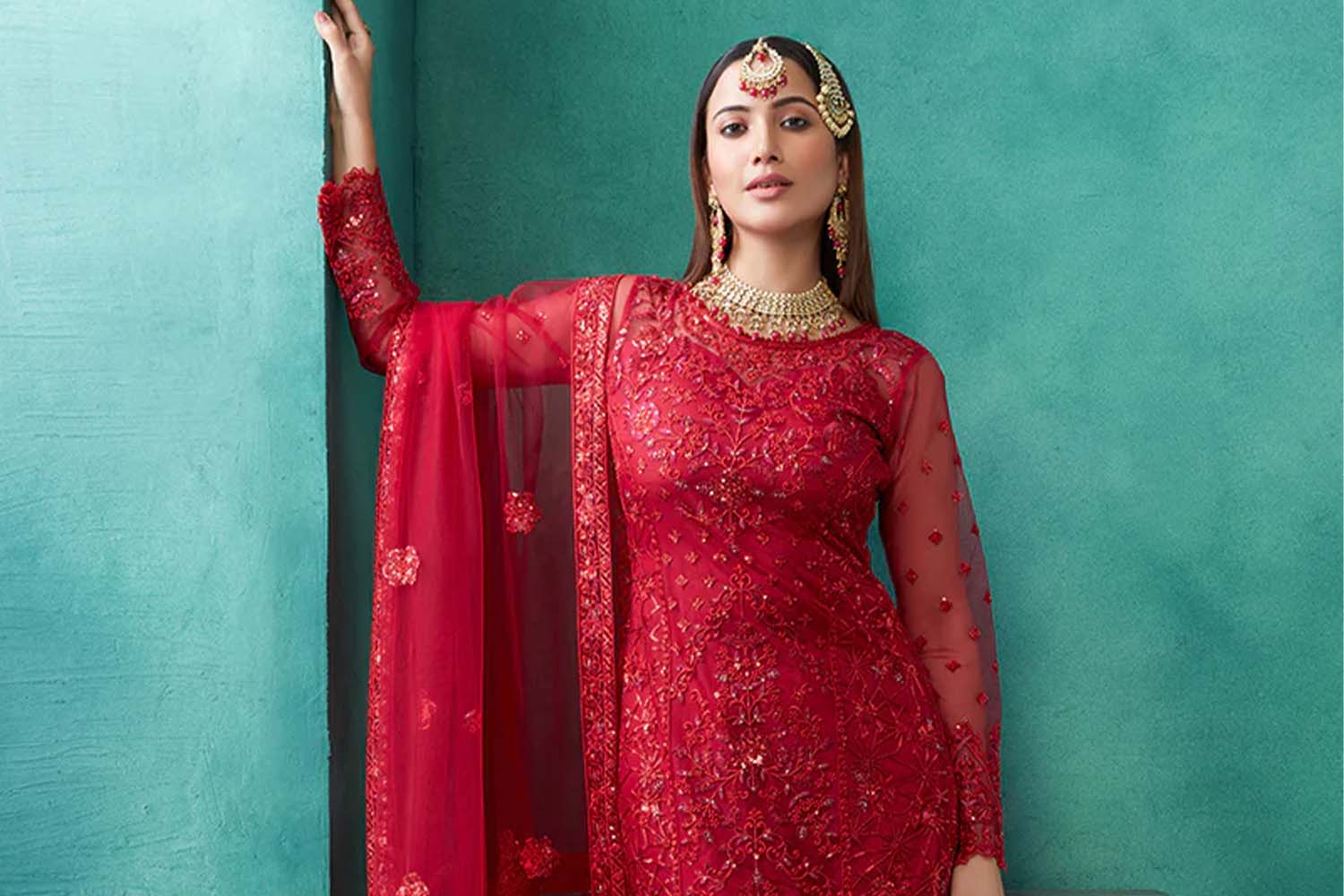 Why Do Indian Brides Wear Red: Ultimate Guide | Lashkaraa Why Do Indian Brides Wear Red: Ultimate Guide | Lashkaraa
