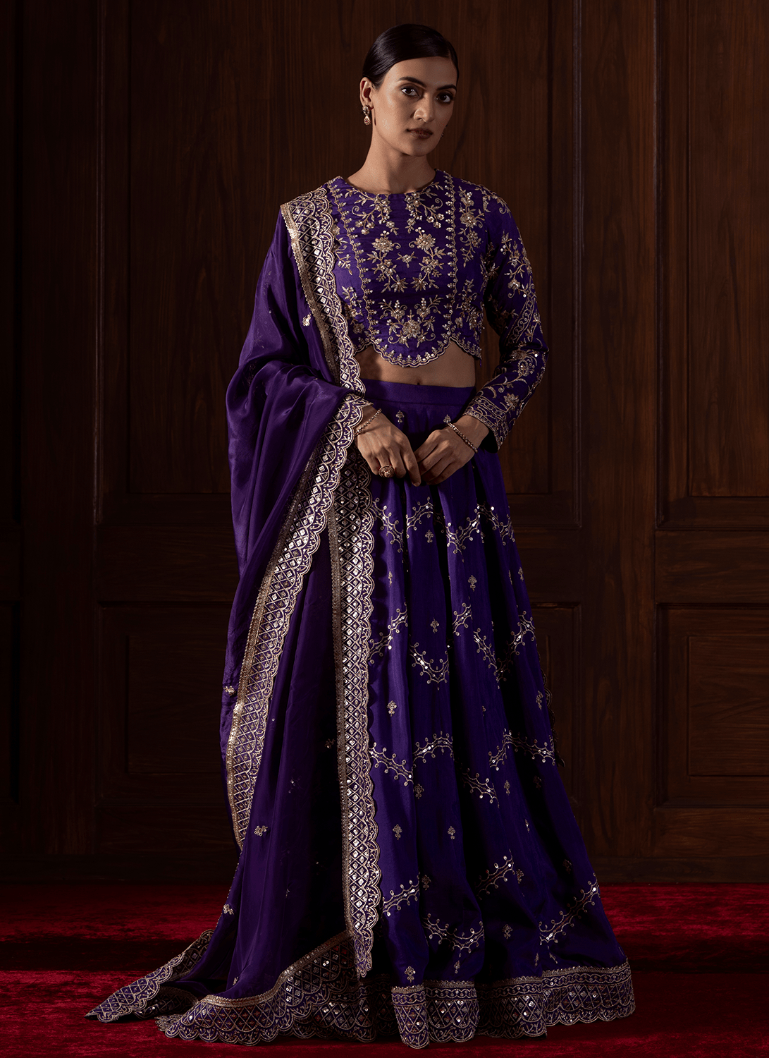 silk lehenga dress Purple Embroidered The blouse features a Size:EU  44  | US10    | UK9      | 9AUS     |  Foot Length: 270 cm HELLO MOLLY Eyes Of 230614_new_in