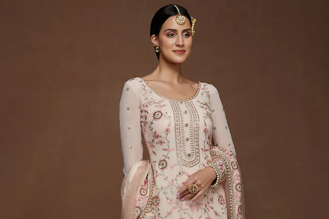 Kurta vs. Kameez: 4 Differences Between Salwar Kameez and Kurtas