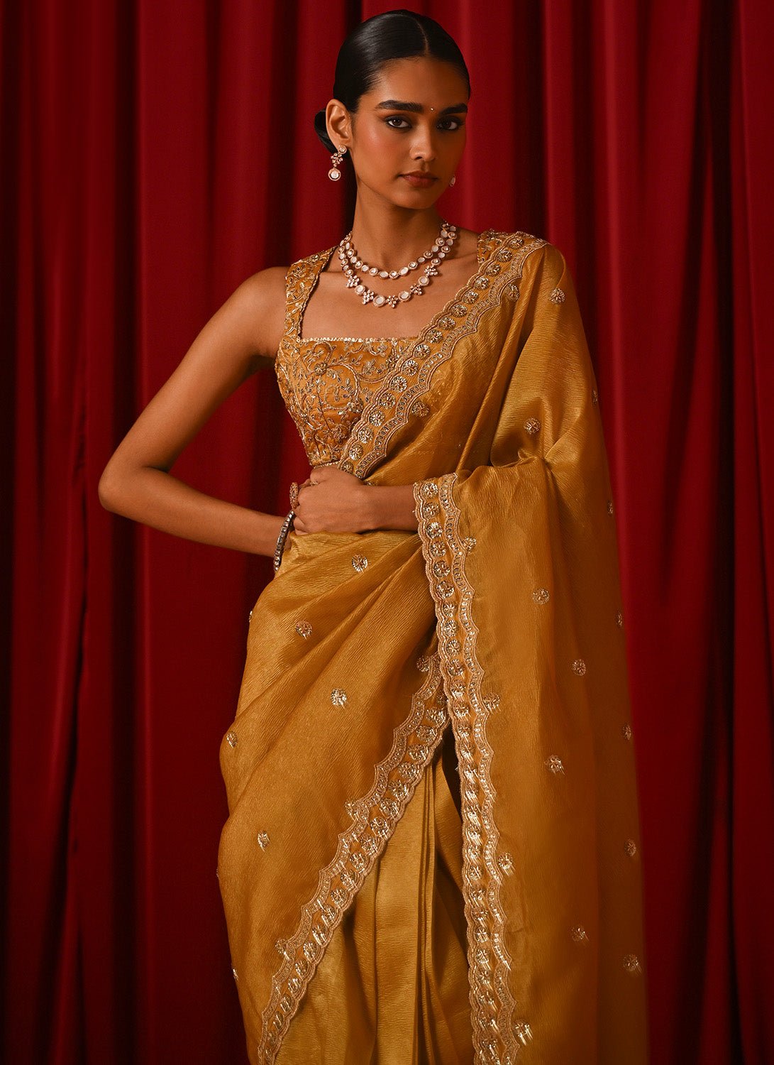 How To Drape A Saree: Step by Step for Beginners (Video & Images) - Lashkaraa