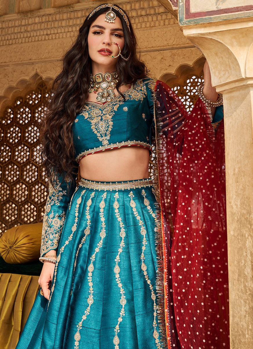 Types of Indian Dresses and When to Wear Each One | Lashkaraa Types of Indian Dresses and When to Wear Each One | Lashkaraa