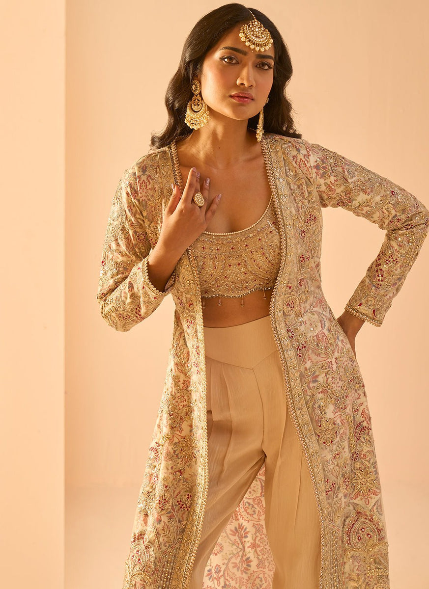 What Is Indian Chic Dress Code? Outfit Ideas for Men & Women